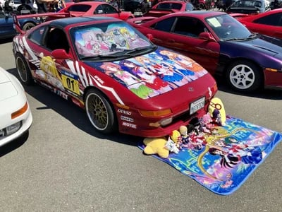 Personalisiertes Design für Ihr Fahrzeug mit einer Anime Auto Folierung