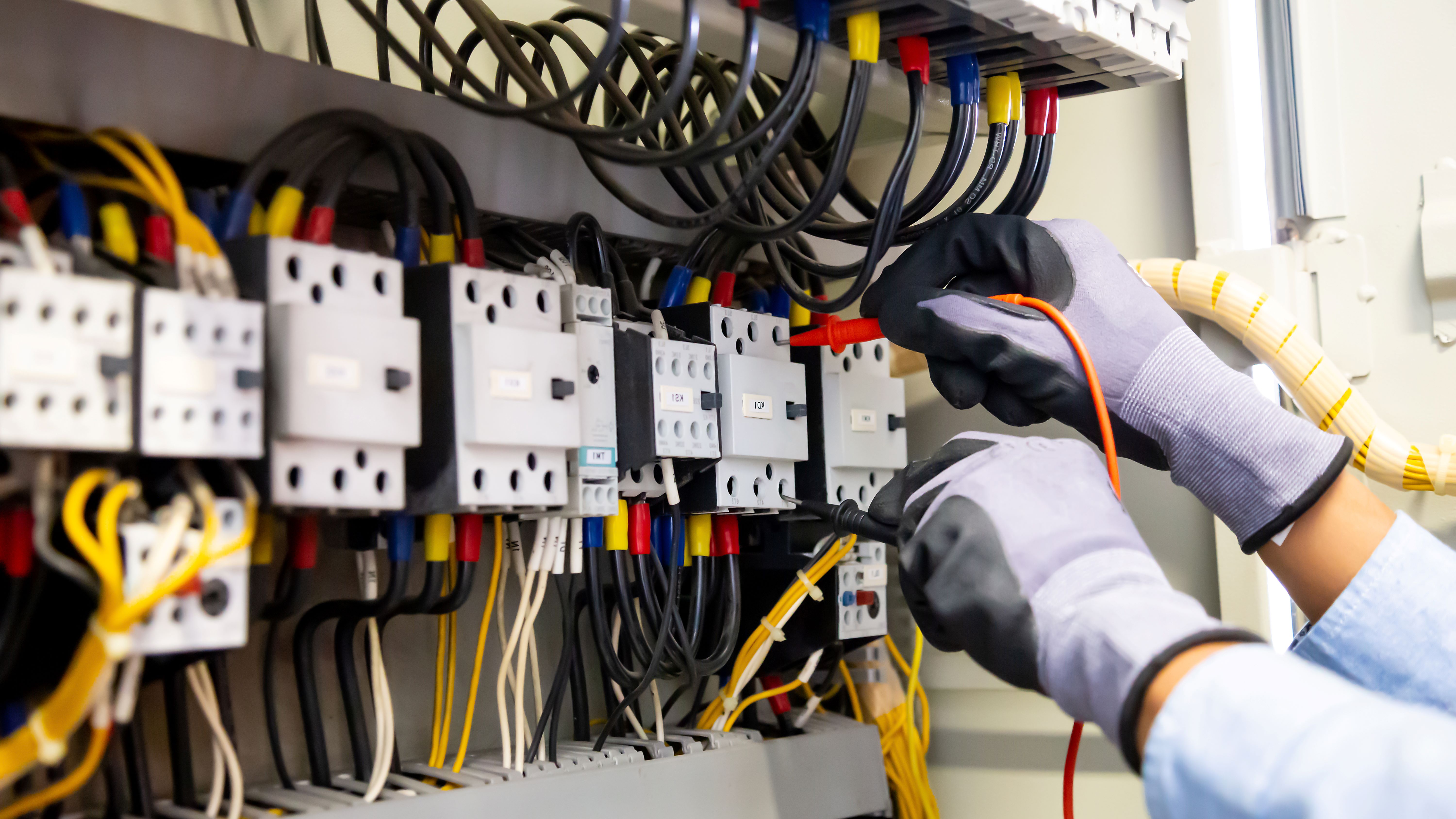 UVV Prüfung: Sicherheit und gesetzliche Pflicht für Unternehmen: