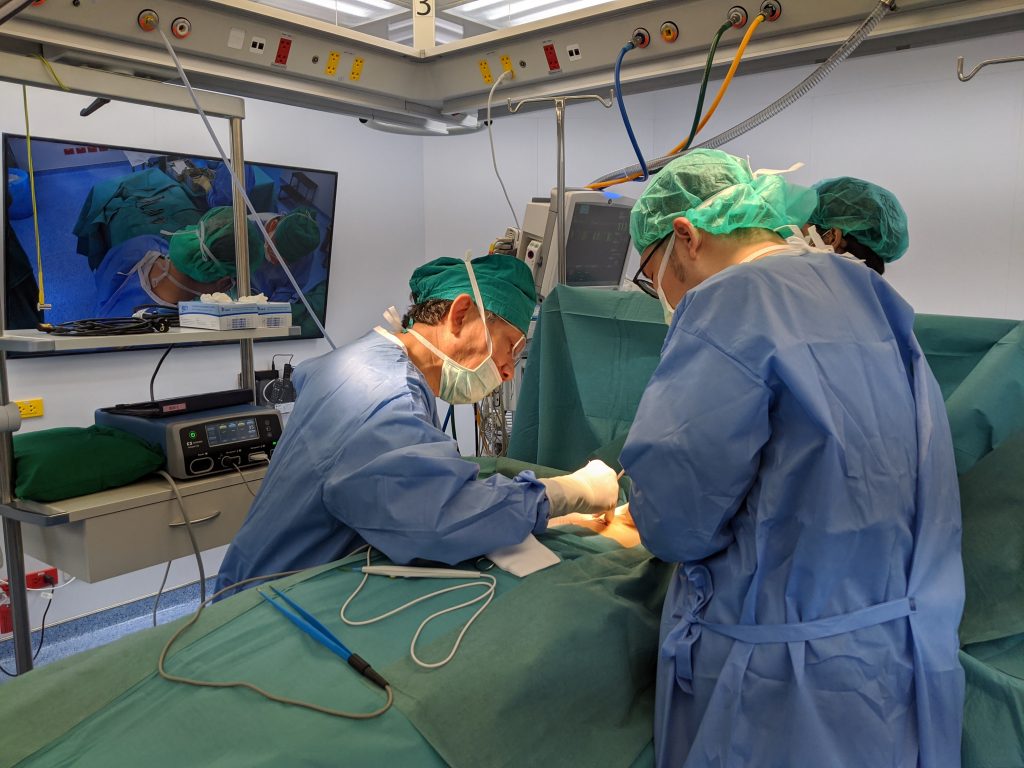Brustvergrößerung mit Implantaten: Ihre Vorteile bei unserer Klinik in Bochum