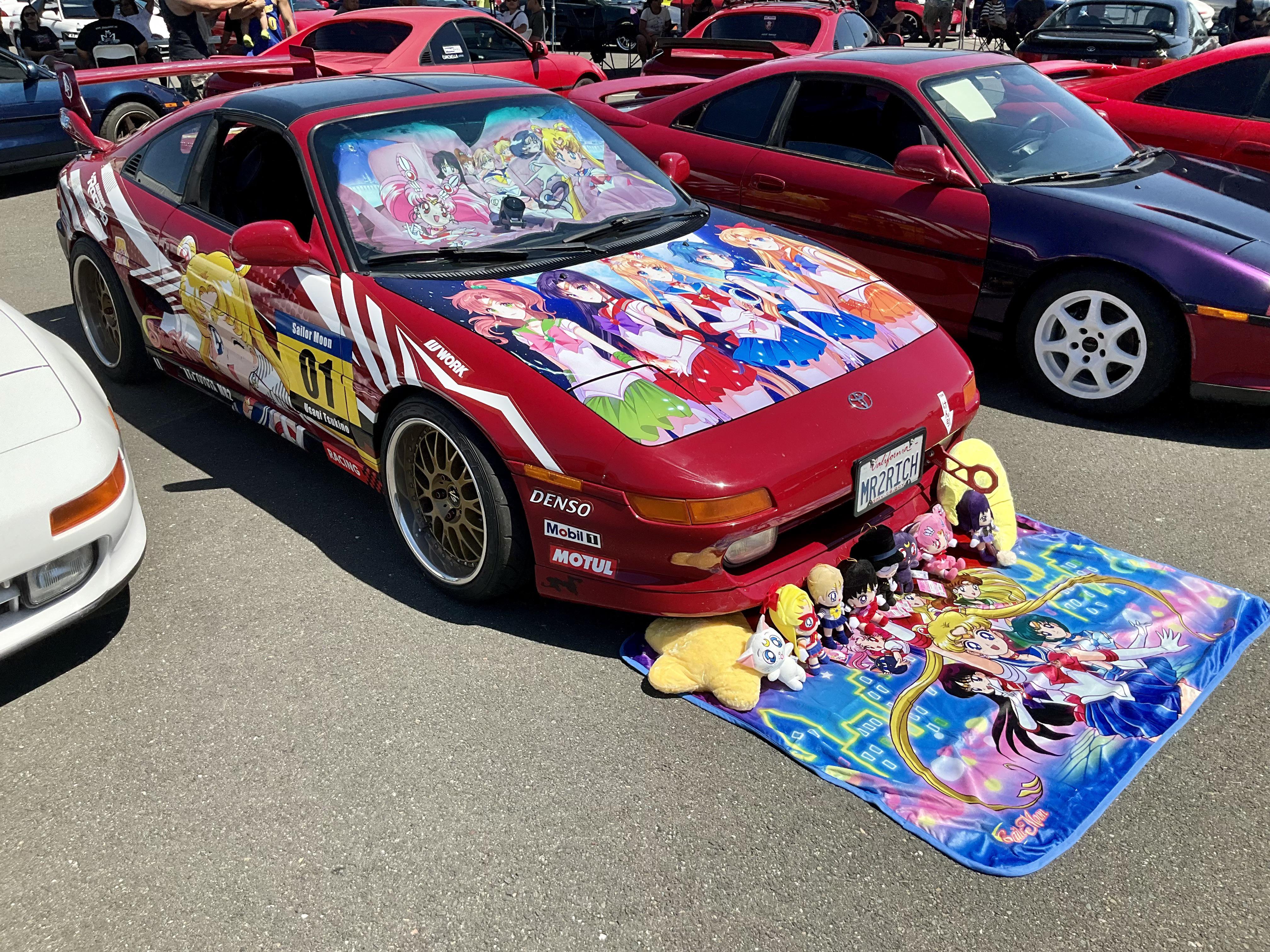 Personalisiertes Design für Ihr Fahrzeug mit einer Anime Auto Folierung